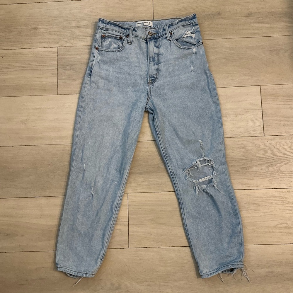 Abercrombie &‎ Fitch Straight Legs The Mom High Rise Jeans 28